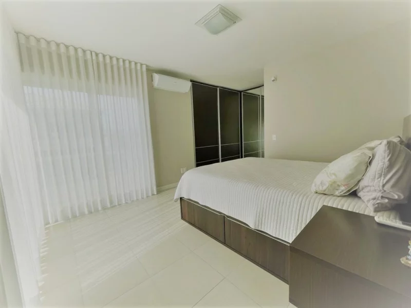 Imagem Casa à venda em Balneário Piçarras, Centro, com 3 quartos, 387m2