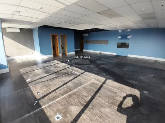 Imagem Conjunto Comercial de Alto Padrão na Chácara Santo Antônio: 4 Banheiros, 4 Vagas e 163,15m² - São Paulo-SP