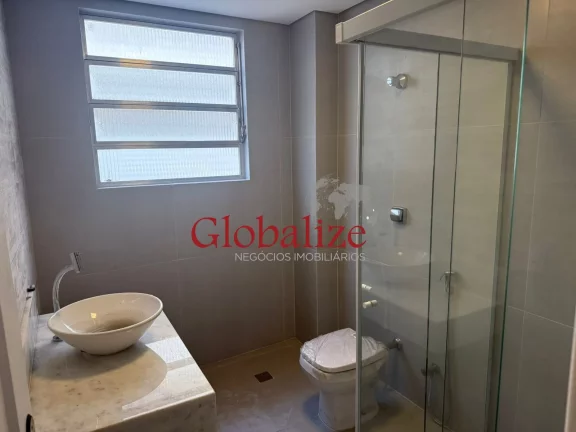 Imagem Apartamento à venda com 68m², quartos, garagem, reformado por R$440.000,00 no Embaré em Santos