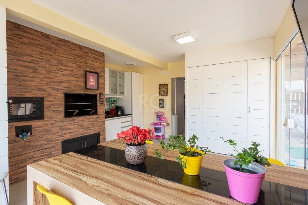 Imagem Casa Condominio para Venda - 102.9m², 3 dormitórios, sendo 1 suites, 2 vagas - Camaquã