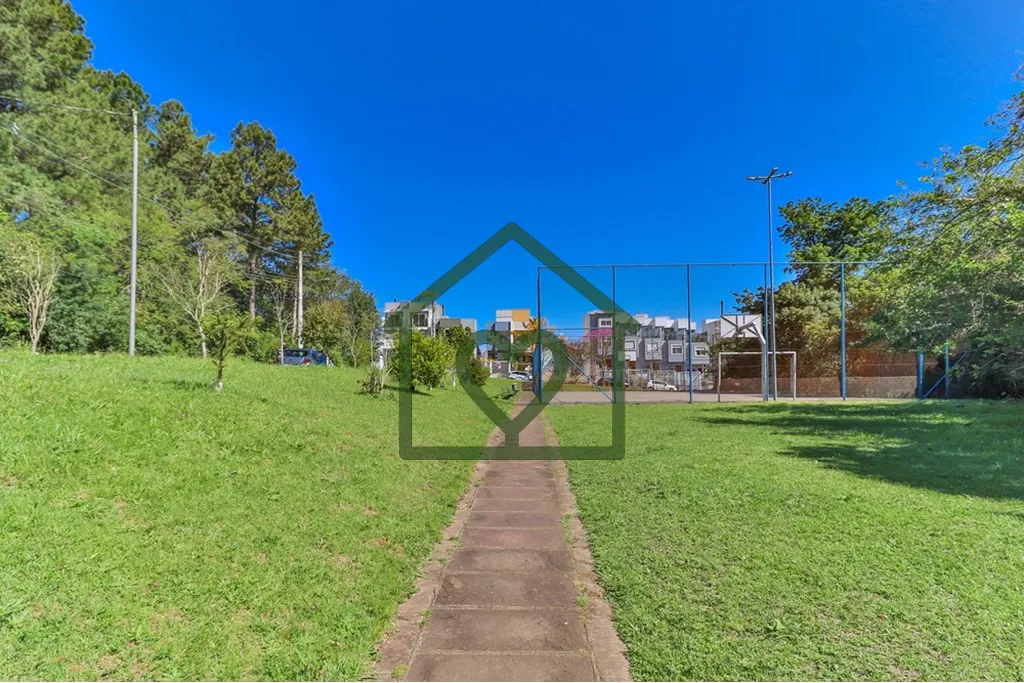 Imagem Terreno plano com 200 m2 (8 m de frente por 25 m de comprimento), localizado em rua calma e arboriza...