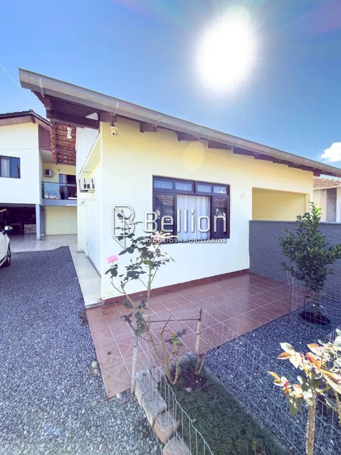 Imagem Duas casas em um único terreno: uma excelente oportunidade para morar, investir ou gerar renda!
