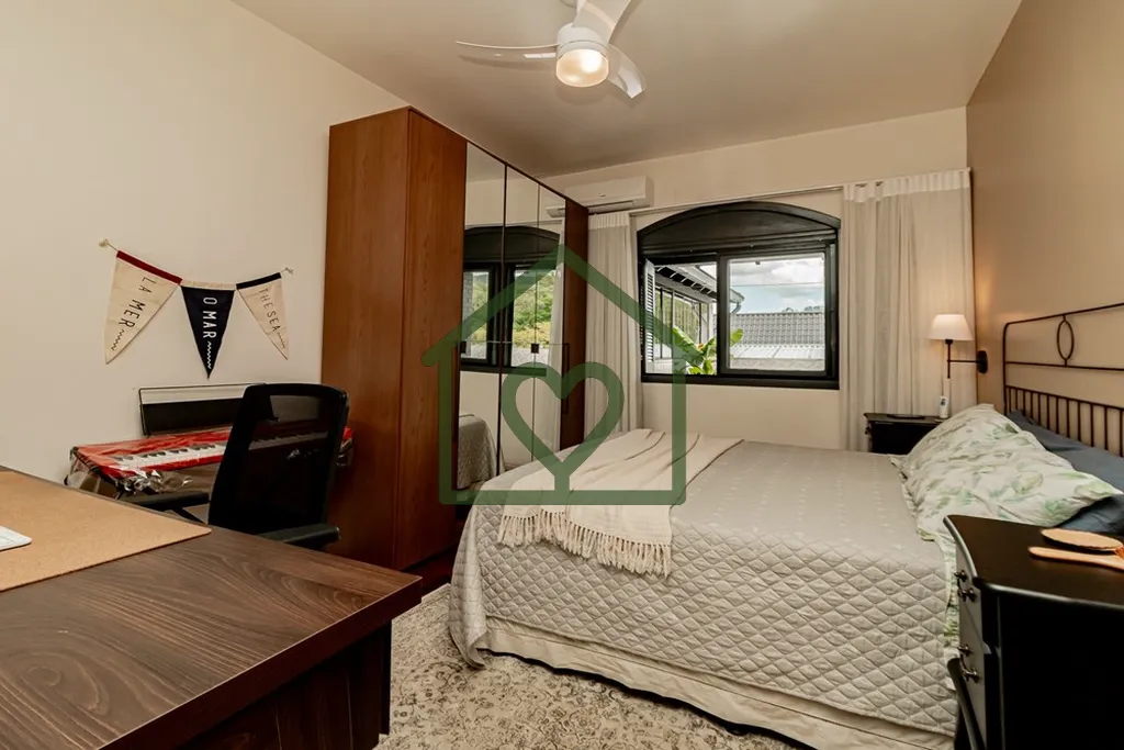 Imagem Apartamento no bairro de Jardim Sabará com área construída de 271 metros quadrados, são 14 cômo...
