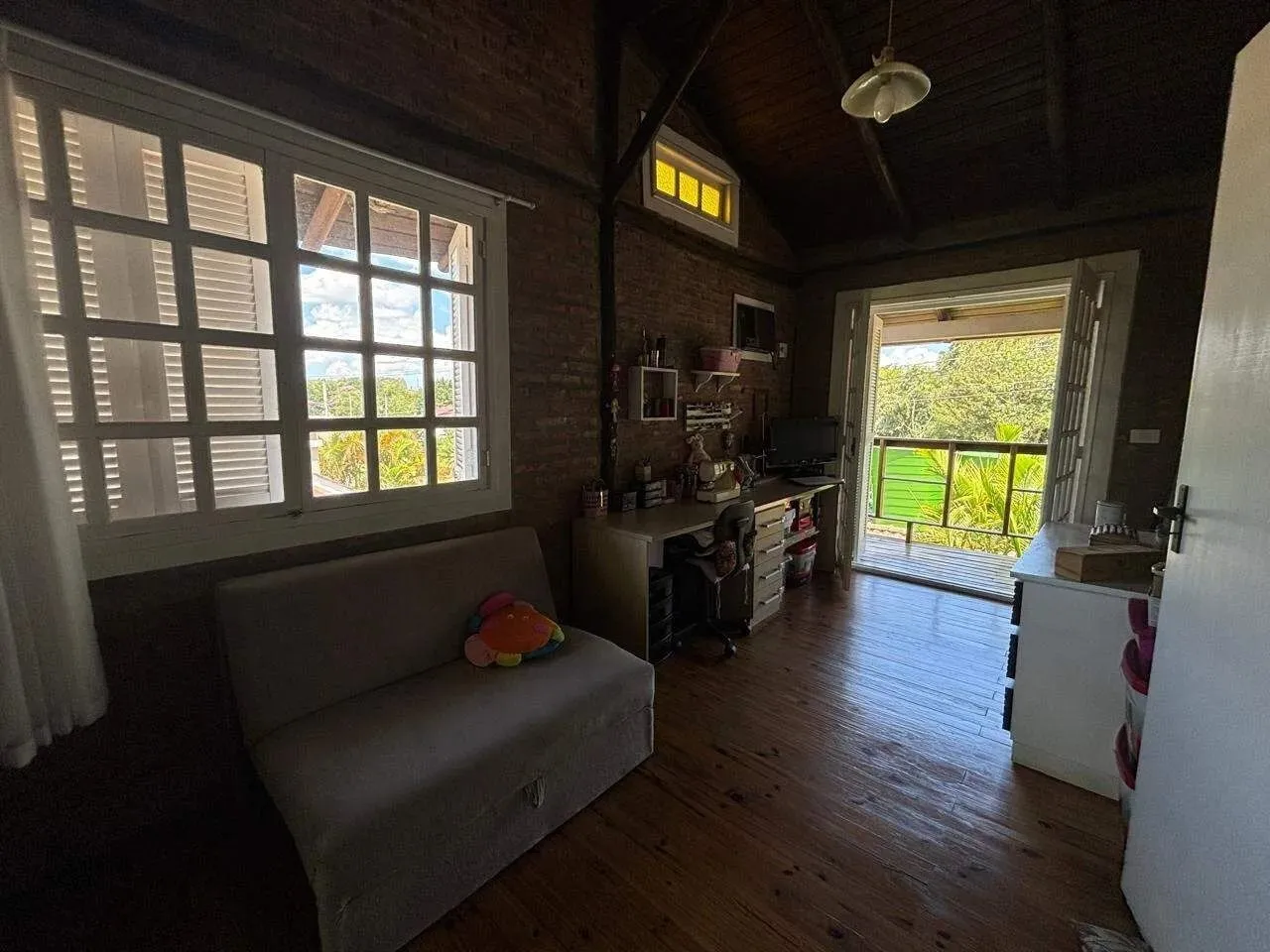 Imagem Residência de Luxo no Cantegril com 4 Dormitórios, 2 Suítes, Piscina e Espaço Gourmet Exclusivo