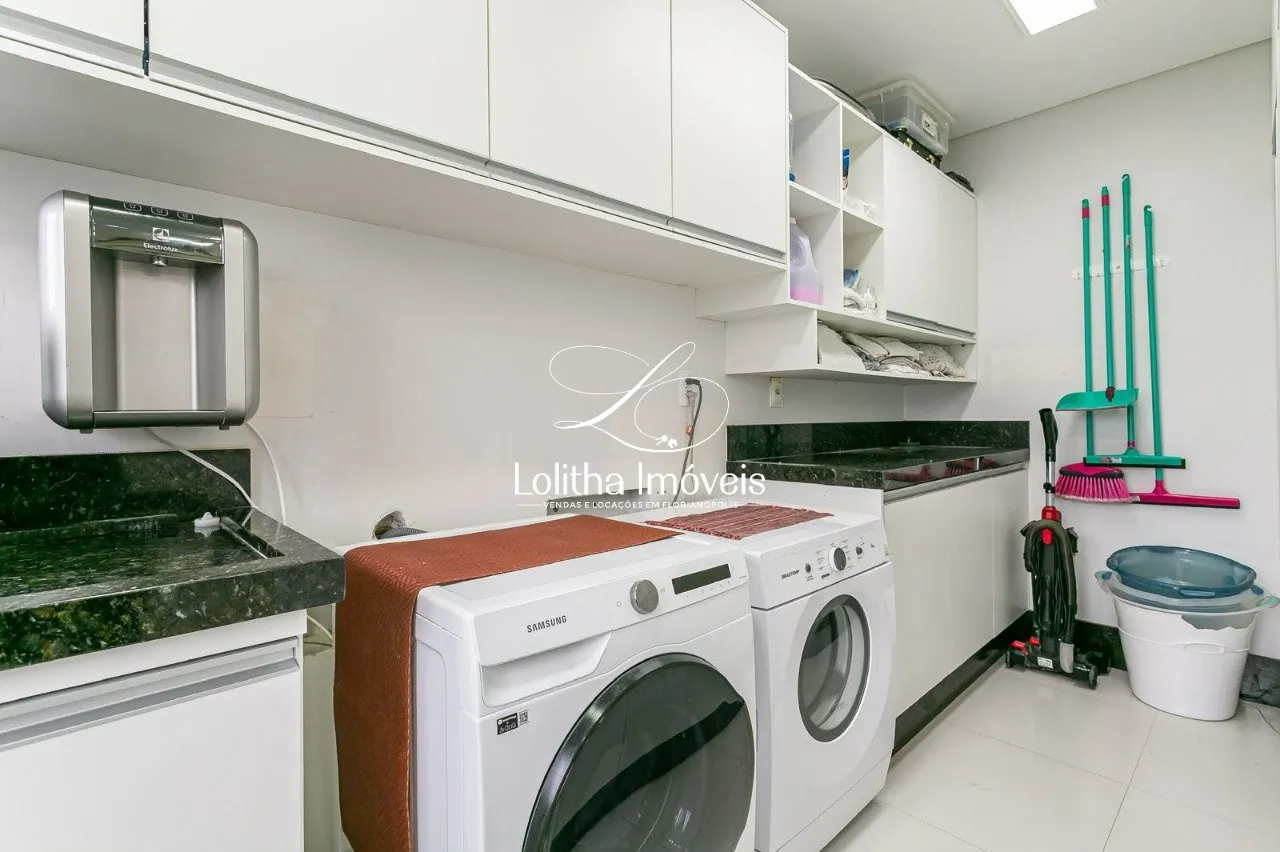Imagem CASA COM 3 SUíTES À VENDA EM JURERÊ - FLORIANÓPOLIS/SC