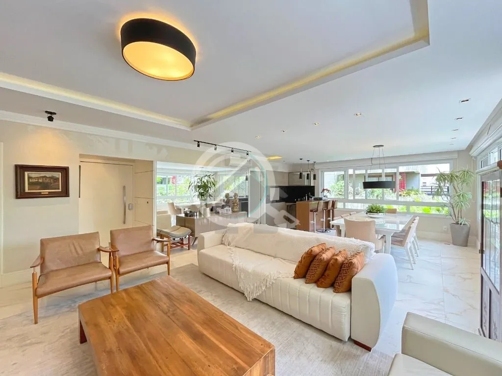 Imagem Apartamento de 170 m², mobiliado e decorado, 3 suítes e 3 vagas no bairro Petrópolis. Imóvel pos...