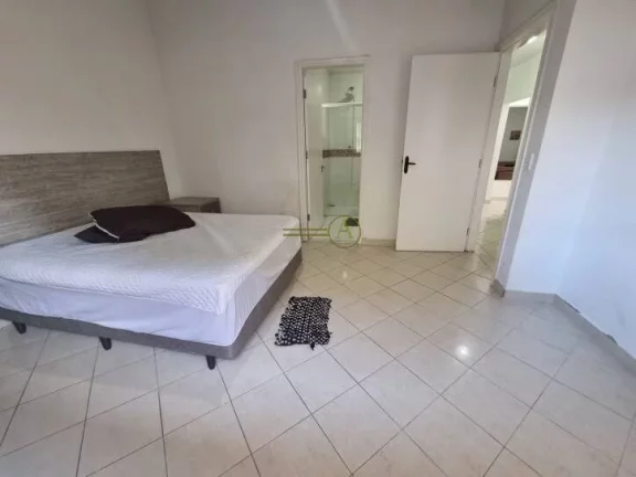 Imagem Casa térrea, com piscina e churrasqueira à venda apenas 40 metros da praia