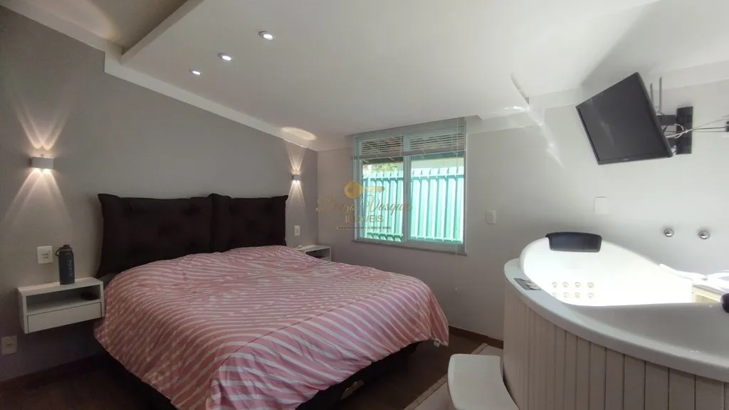 Imagem Casa em Condomínio para Venda em Teresópolis / RJ no bairro Cascata dos Amores