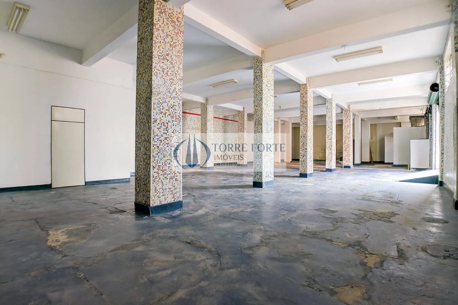 Imagem Ótimo espaço comercial ,loja e sobre loja de esquina na Penha de França