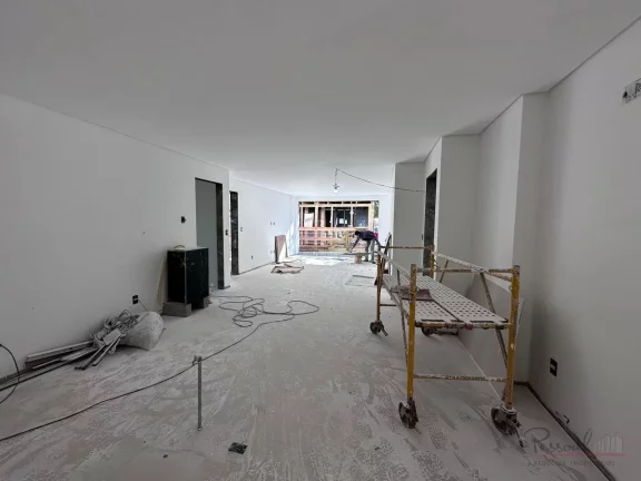 Imagem Este apartamento garden à venda em Jurerê oferece uma localização privilegiada, próximo à prai...