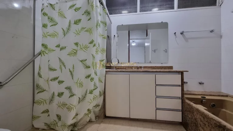 Imagem Nascente, Meio de Quadra, Andar Alto, Vazado, Vista Livre!!! SQS 110