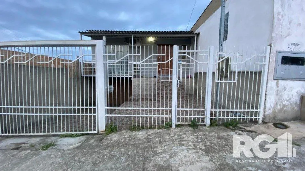 Imagem Casa semimobiliada, 2 Quartos 3 vagas no Alto Petropolis, Porto Alegre
