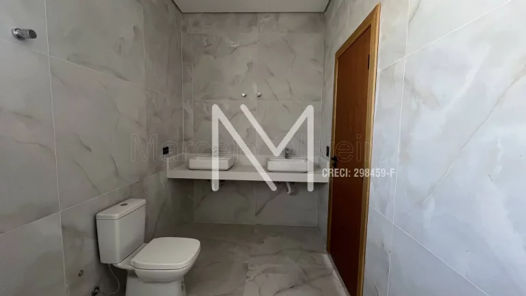 Imagem Casa Sobrado à venda 4 Quartos 4 Suítes 258m² Condomínio - Bairro Floresta