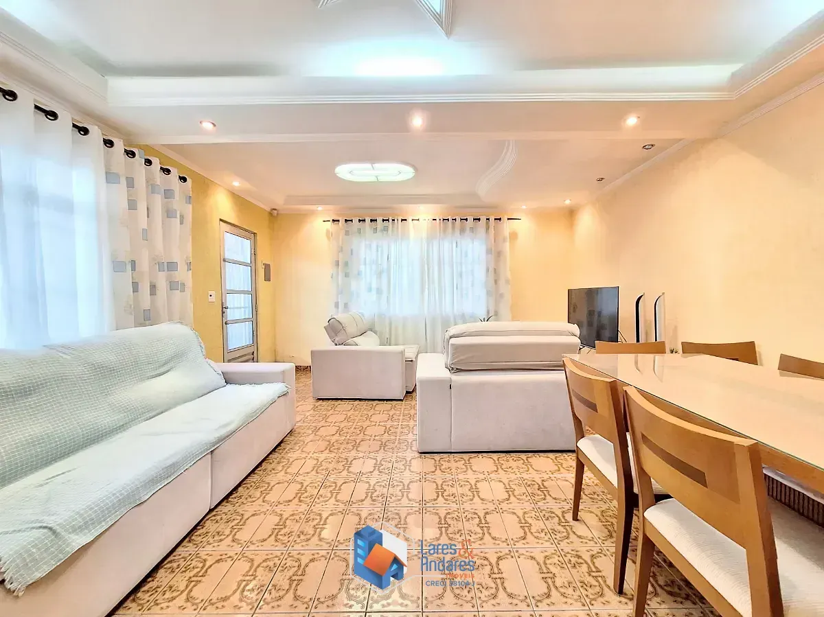 Imagem Sobrado para venda em Jardim Cecy com 2 quartos, 210m²