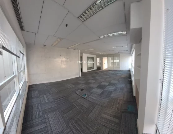 Imagem Conjunto comercial com 130m² na Vila Nova Conceição.