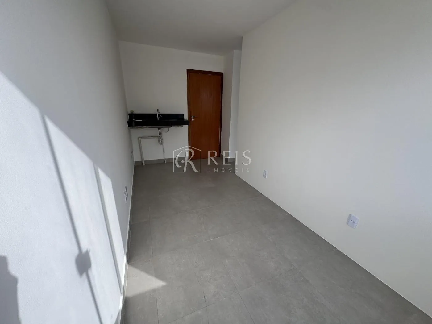 Imagem Sala Comercial para Locação em Rio das Ostras, Village Rio das Ostras, 1 banheiro