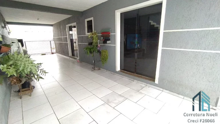 Imagem (PERMUTA) Casa a venda, 03 quartos c/suíte, ático, com amplo espaço nos fundos, no Campo Pequeno em Colombo PR