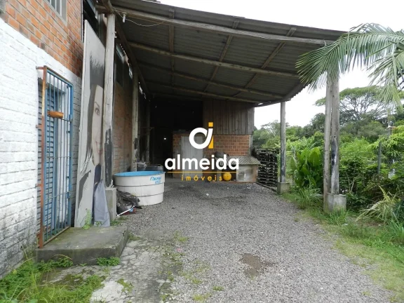 Imagem Pavilhão comercial para locação frente para BR 158 próximo a Planalto
