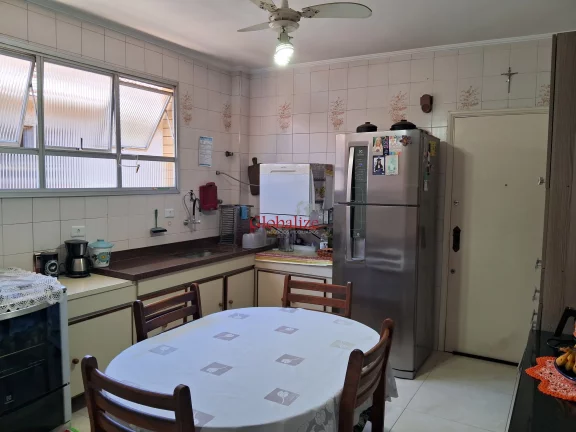 Imagem Belíssimo apartamento bem espaçoso em Santos na Aparecida com 2 dormitórios mais dependência, uma suíte e garagem fechada a venda por R$ 480.000,00