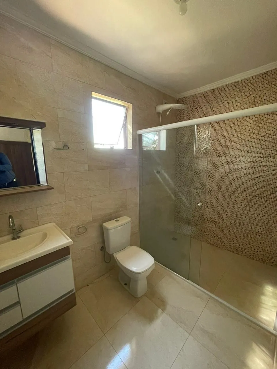 Imagem Chácara à venda com três construções no terreno sendo uma semi nova, Goiabal, Pindamonhangaba, SP
