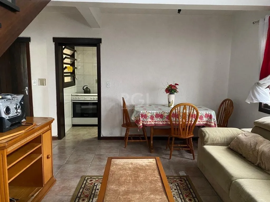 Imagem Casa para Venda - 330m², 6 dormitórios, 3 vagas - Cavalhada
