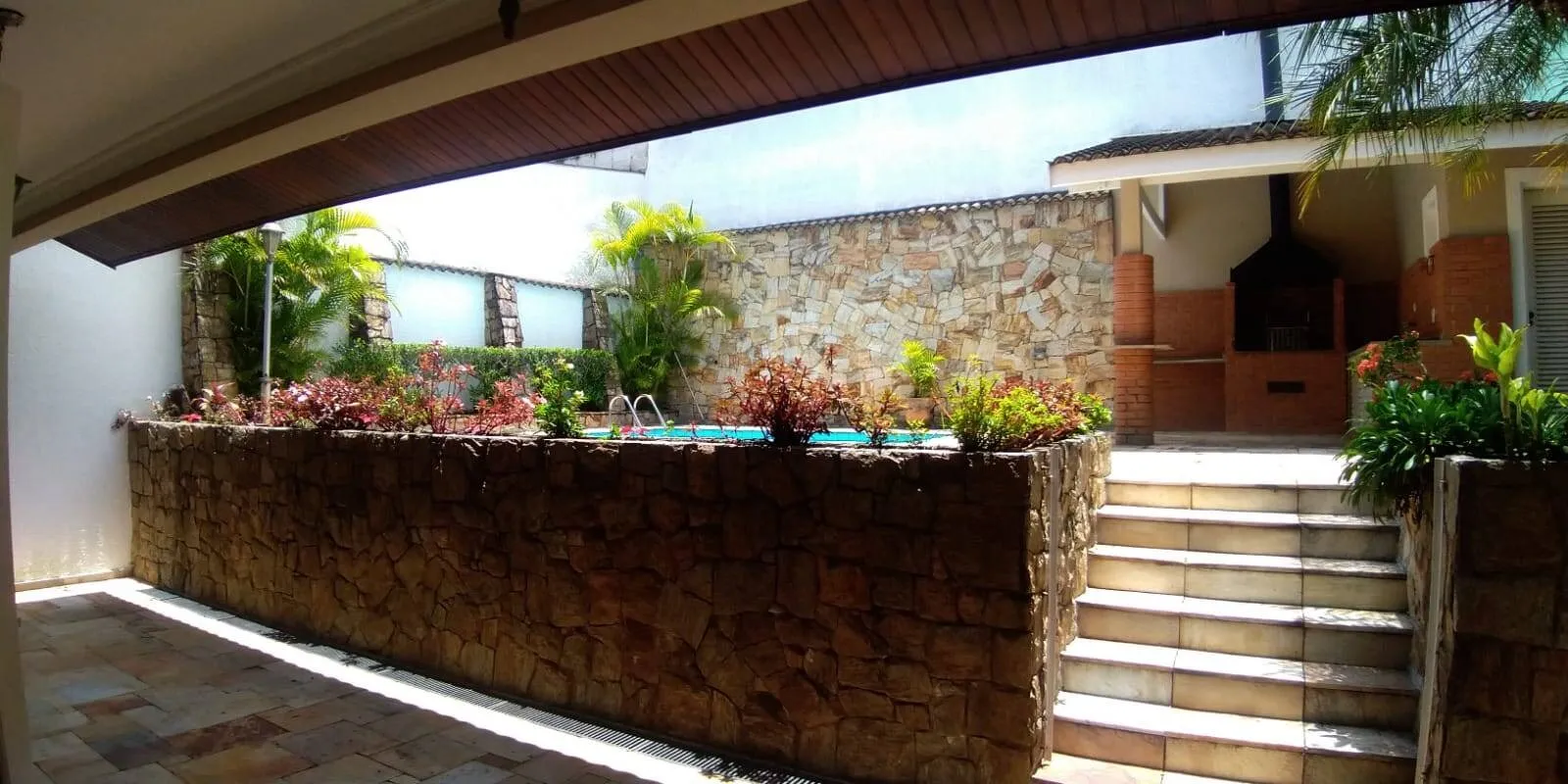 Imagem Casa Luxuosa em Alphaville 5 - Santana de Parnaíba/SP, Frente à Praça, Com 4 Quartos e Lazer Completo