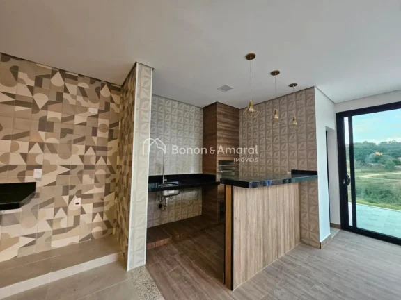 Imagem Moderna e recém-construída, esta casa térrea oferece conforto e elegância em cada detalhe. Com p...