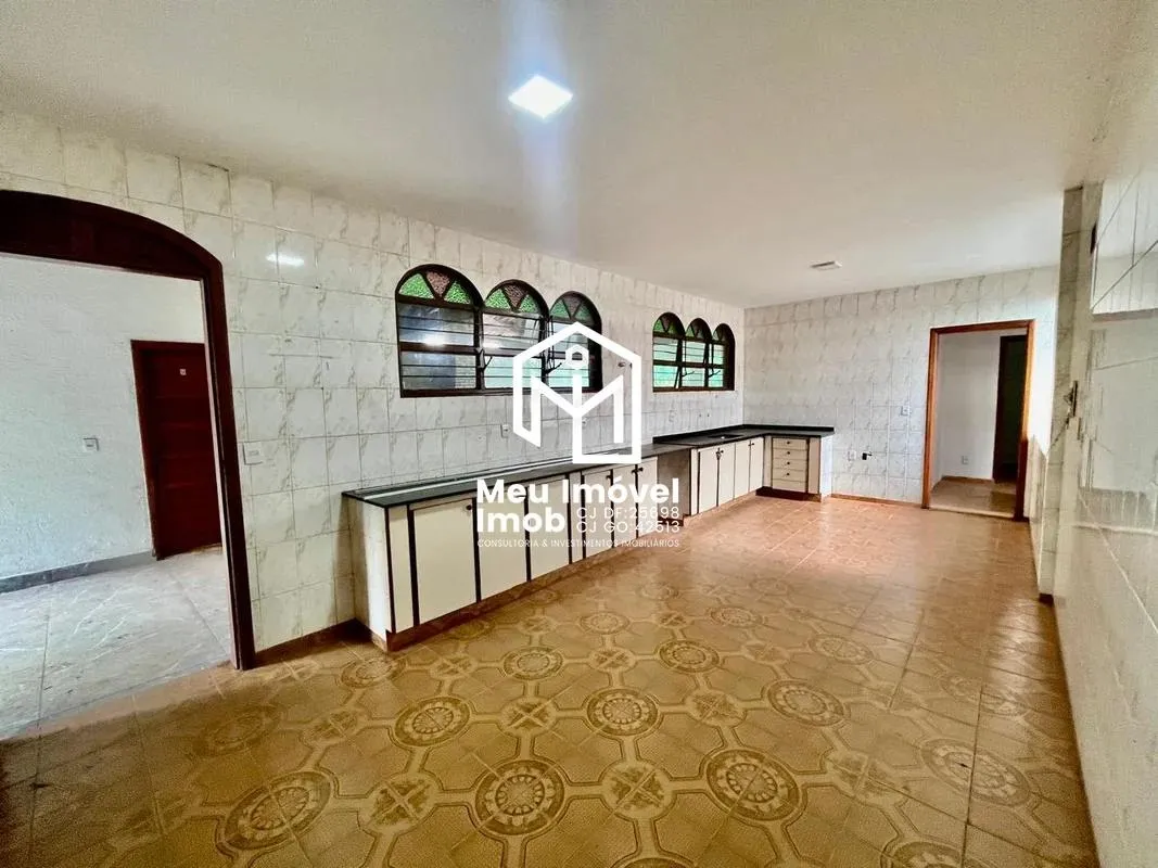 Imagem Casa 4 Quartos 2 Suítes 20 Vagas 3.718m²
