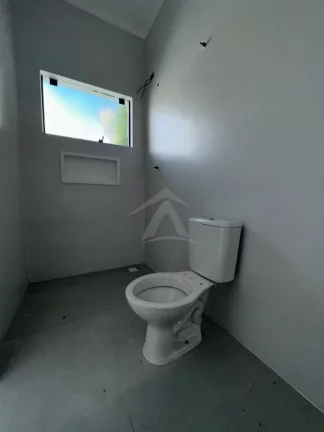 Imagem CASA COM PISCINA, 3 QUARTOS SENDO 1 SUÍTE, PONTAL