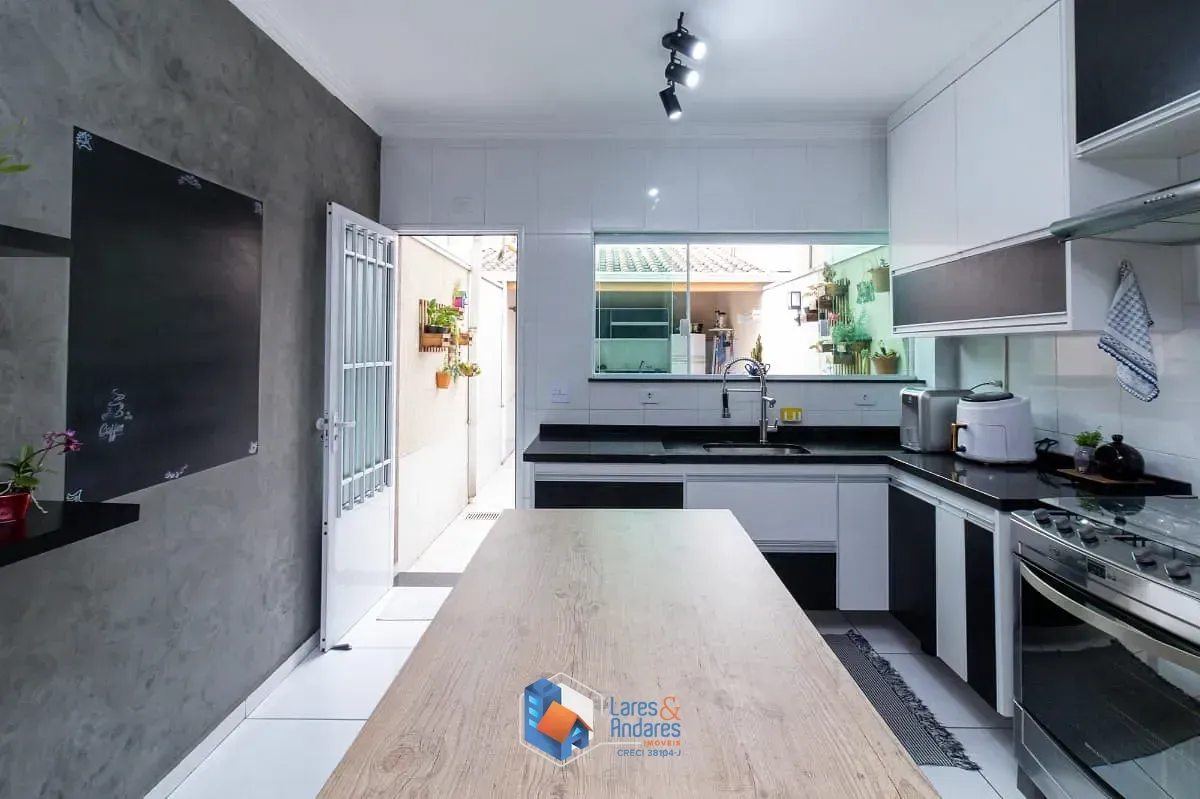 Imagem Casa para venda em Parque São Domingos com 3 quartos, sendo 1 suíte, 140m²
