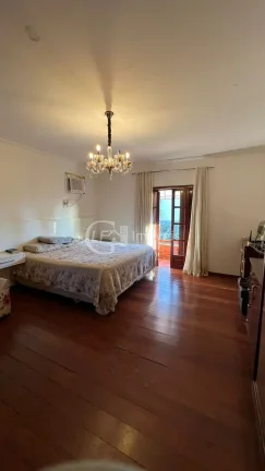 Imagem Imperdível oportunidade! Casa à venda em Campo Grande-MS, Chácara Cachoeira: 4 quartos, 1 suíte, 5 salas, 2 banheiros, 10 vagas de garagem, 340m².