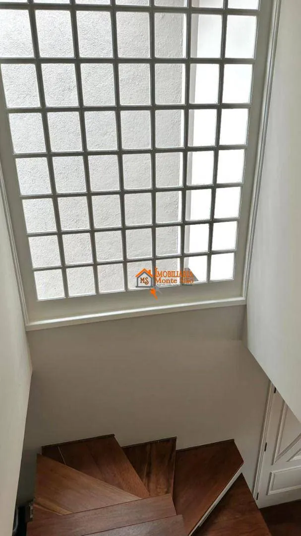 Imagem Sobrado com 3 dormitórios à venda, 187 m² por R$ 990.000,00 - Jardim Maia - Guarulhos/SP