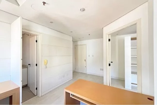 Imagem Sala para venda no bairro Moinhos de Vento em Porto Alegre