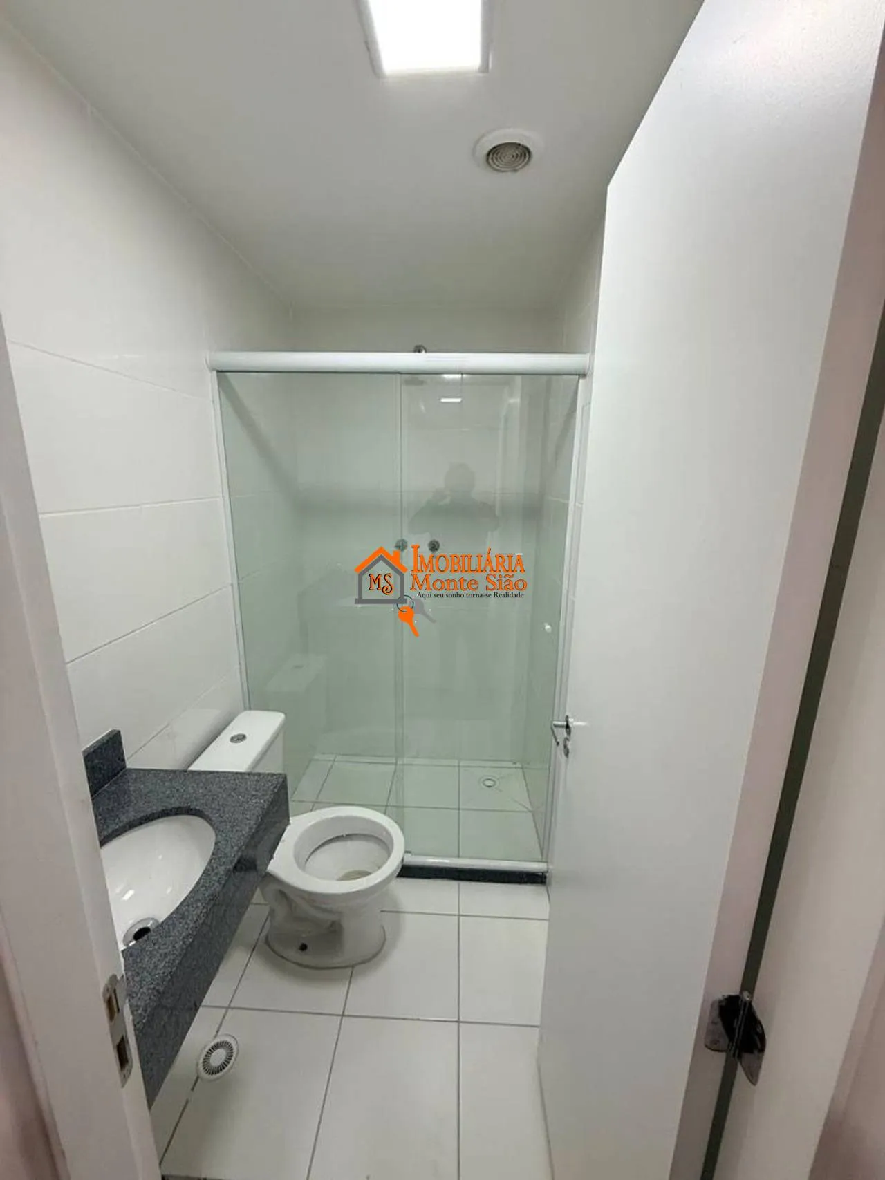 Imagem Apartamento com 2 dormitórios à venda, 44 m² por R$ 360.400,00 - Água Chata - Guarulhos/SP