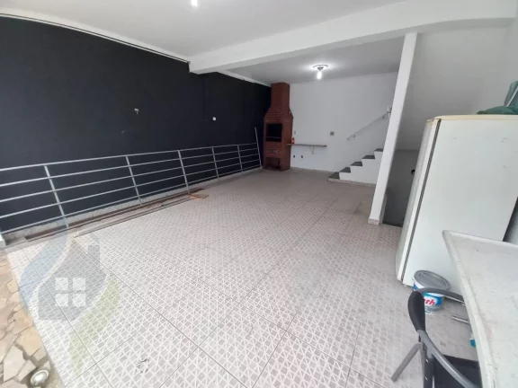 Imagem ACEITA TROCA PERMUTA!! Casa de 3 dormitórios sendo 1 suíte, 4 banheiros, 4 vagas, com 327m² em Taboão, São Bernardo do Campo