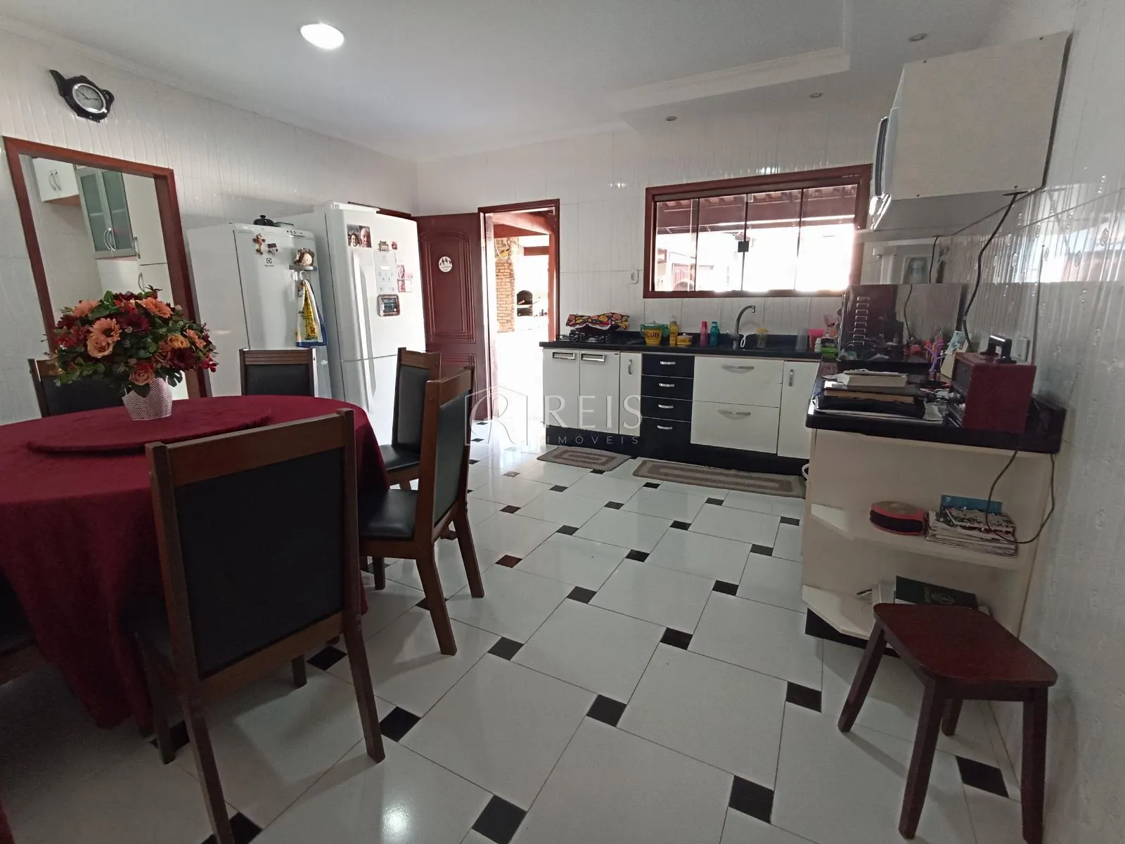Imagem Casa para Venda em Rio das Ostras, Jardim Bela Vista, 4 dormitórios, 4 suítes, 6 banheiros, 2 vagas
