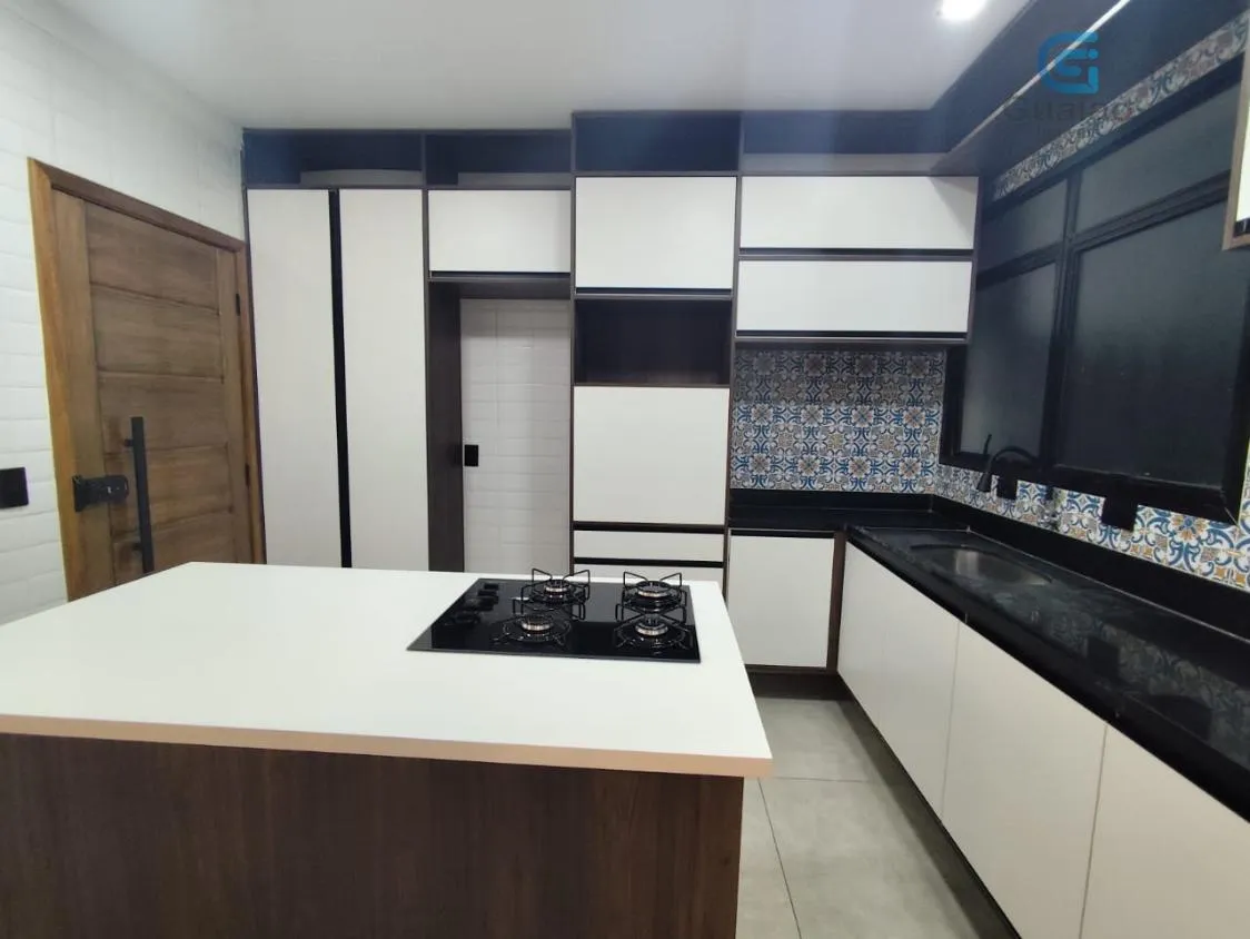 Imagem Vendo Maravilhosa Cobertura Penthouse, 03 Dormitórios com Vista para a praia, 01 suíte, 03 Vagas de Garagem Paralelas, Home Office, Condomínio com Lazer Completo, Pompéia, Santos.