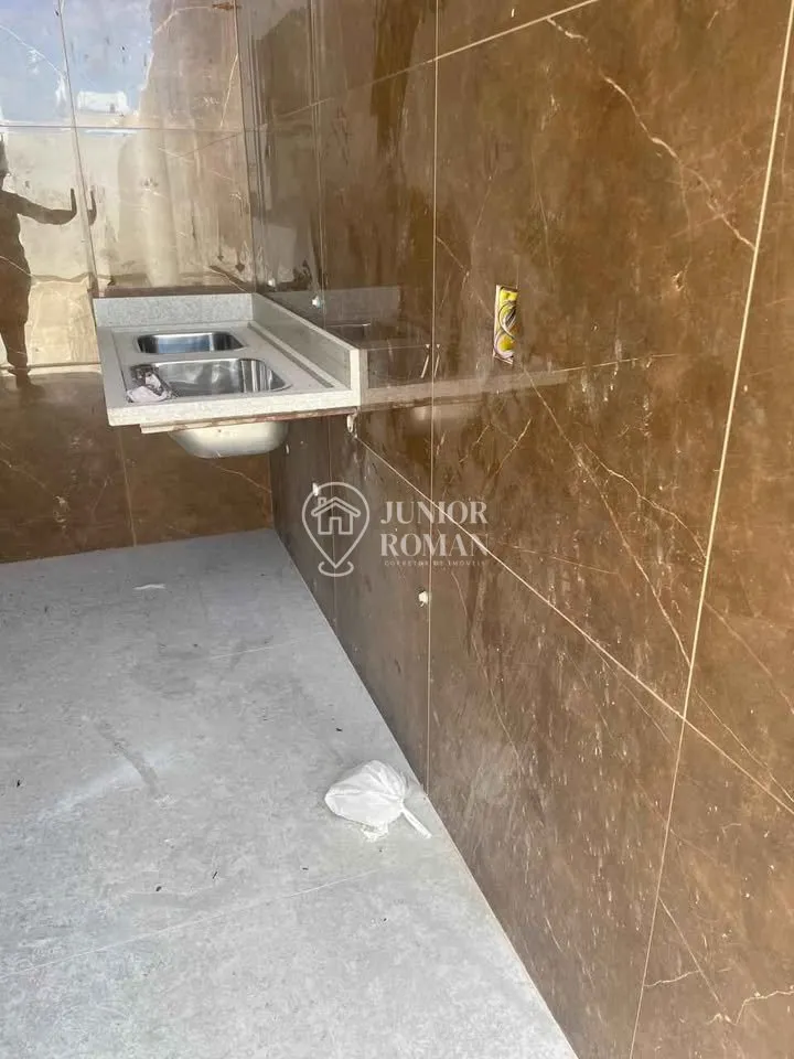 Imagem CASA ALTO PADRÃO COM 3 SUÍTES, 2 SALAS, PISCINA E GARAGEM PARA 2 CAMINHONETES - BAIRRO BANDEIRANTES - BARREIRAS/BA