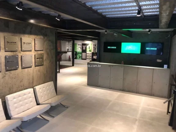 Imagem Galpão comercial para locação na Vila Leopoldina, São Paulo-SP: 2.500m², 6 banheiros, 12 vagas de garagem!