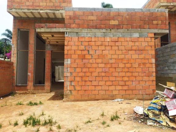 Imagem Casas à Venda com 3 Quartos e 1 Banheiro, Com 100 m² Por 800.000,00