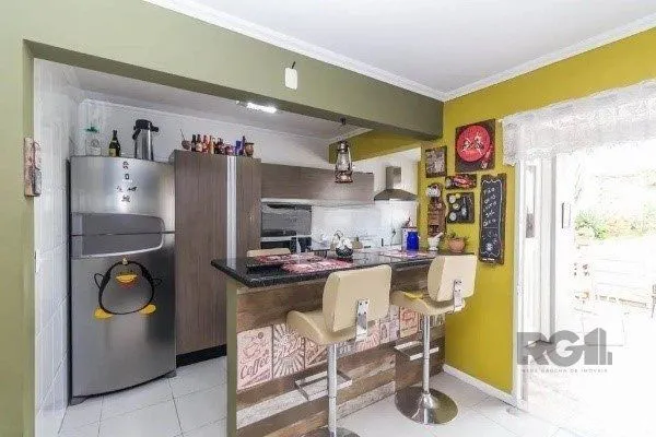Imagem Vende-se belo sobrado com 3 quartos com suíte e 3 vagas cobertas - 182m² - Vila Ipiranga