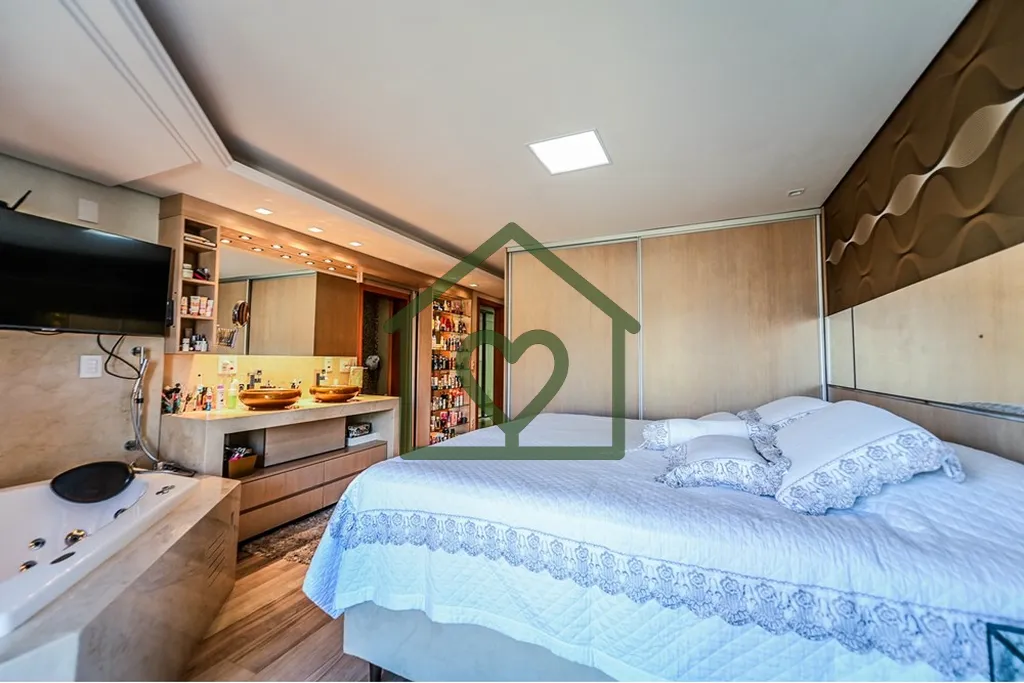 Imagem Residência de Alto Padrão no Menino Deus! 
 
Uma casa única, com elevador, energia solar, circuit...