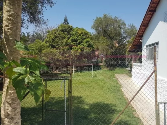 Imagem Sabe aquele lugar gostoso, onde você escuta o barulho dos pássaros e balançar das árvores? Aquel...