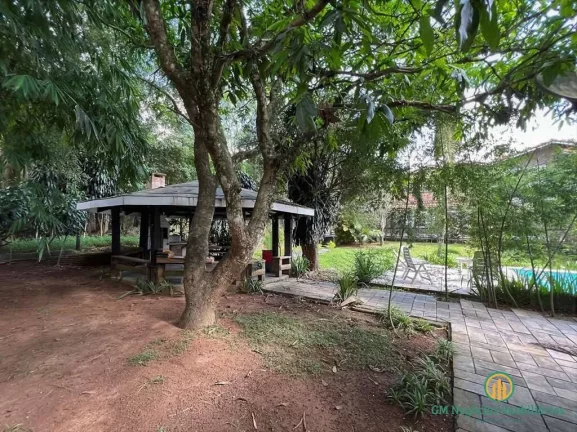 Imagem Imóvel com 2 casas independentes, mas interligadas! 5d/3sts!
