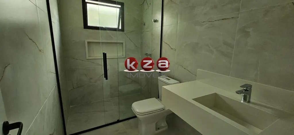 Imagem Belíssima casa a venda no condomínio Mont'Alcino em Valinhos-SP. 210 metros, 3 suítes, ampla sala, piscina, gourmet, 5 banheiros, 4 vagas,