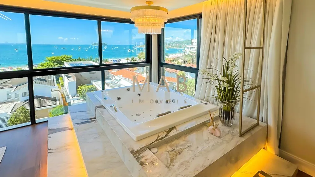 Foto do imóvel Cobertura duplex à Venda em Jurerê, com 4 suítes, rooftop com piscina infinita, elevador privativo, automação e alto padrão.