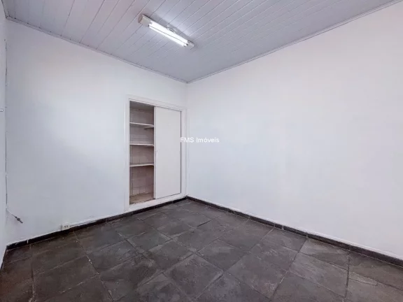 Imagem Excelente Casa Comercial à Venda na Vila Romana, São Paulo-SP: 11 Salas, 4 Banheiros, 196m² de Área!