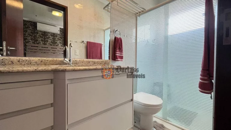 Imagem Sobrado com 3 dormitórios à venda, 180 m² por R$ 1.030.000 - Jardim Hípica Pinheiro - Taubaté/SP