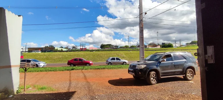 Imagem Barracão à venda em Cascavel, bairro Brazmadeira - 500m² de área construída