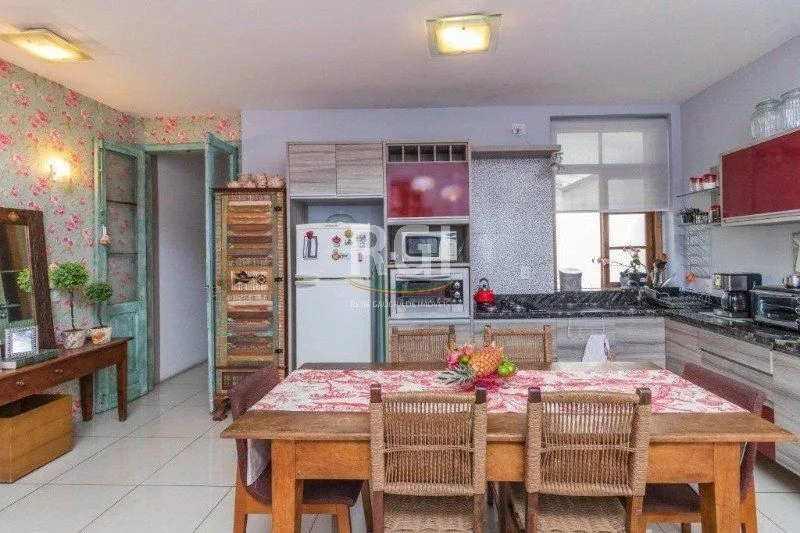 Imagem Casa para Venda - 490m², 3 dormitórios, sendo 1 suites, Floresta